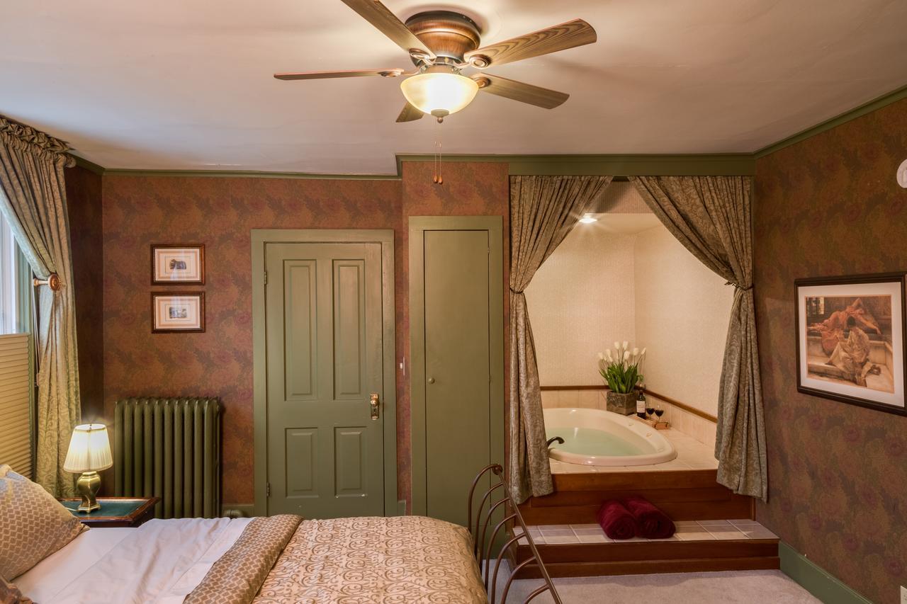 Bed and Breakfast Astor House Green Bay Exterior foto